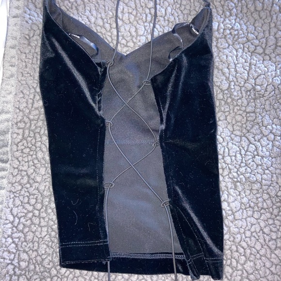 Crushed velvet tie back halter - Picture 4 of 4